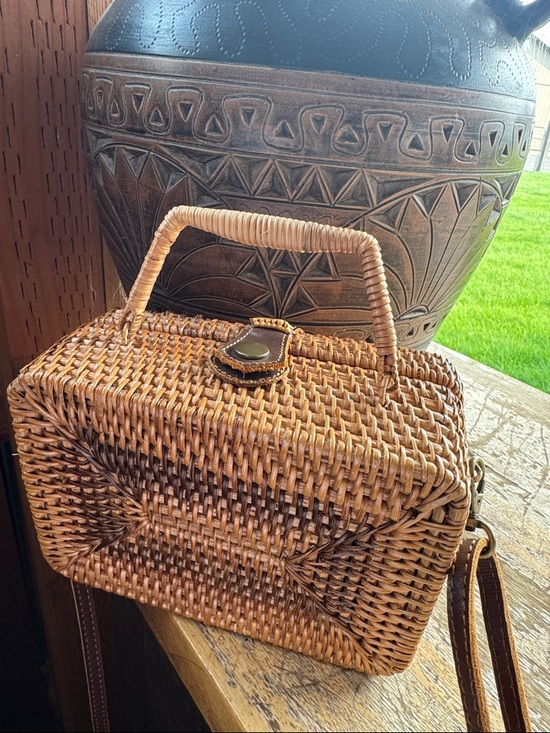 Handbags - Woven Rattan Handbag in Natural Brown - Women's Shoulder & Top-Handle Bag